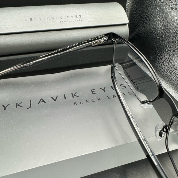 Elements Optical - Picture 5 of 8